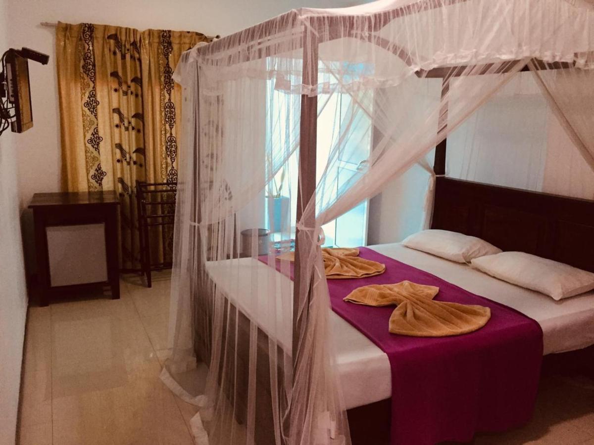 Crescent Resort Galle Esterno foto